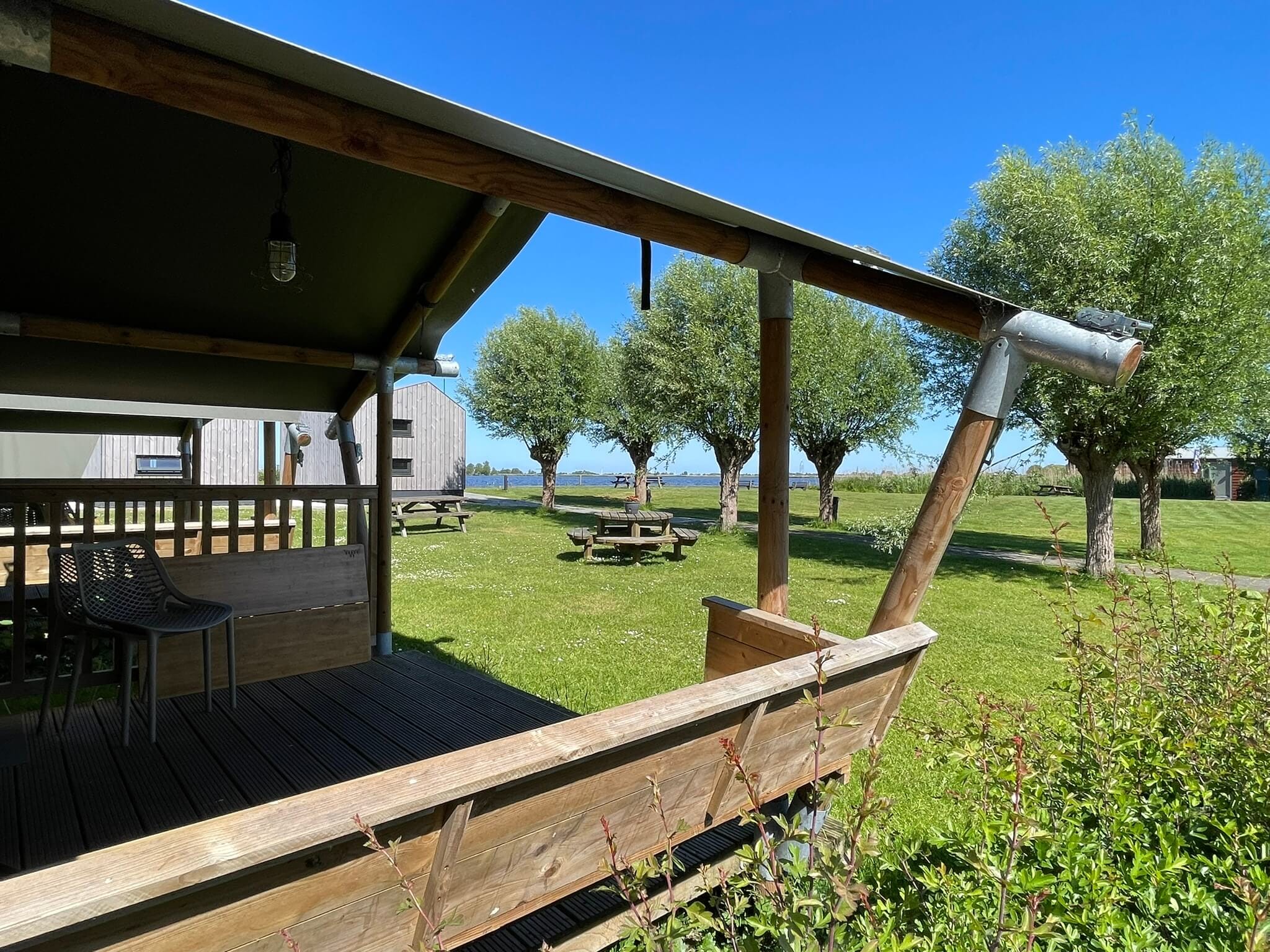 Campingterrein met accommodaties - website camping laten maken